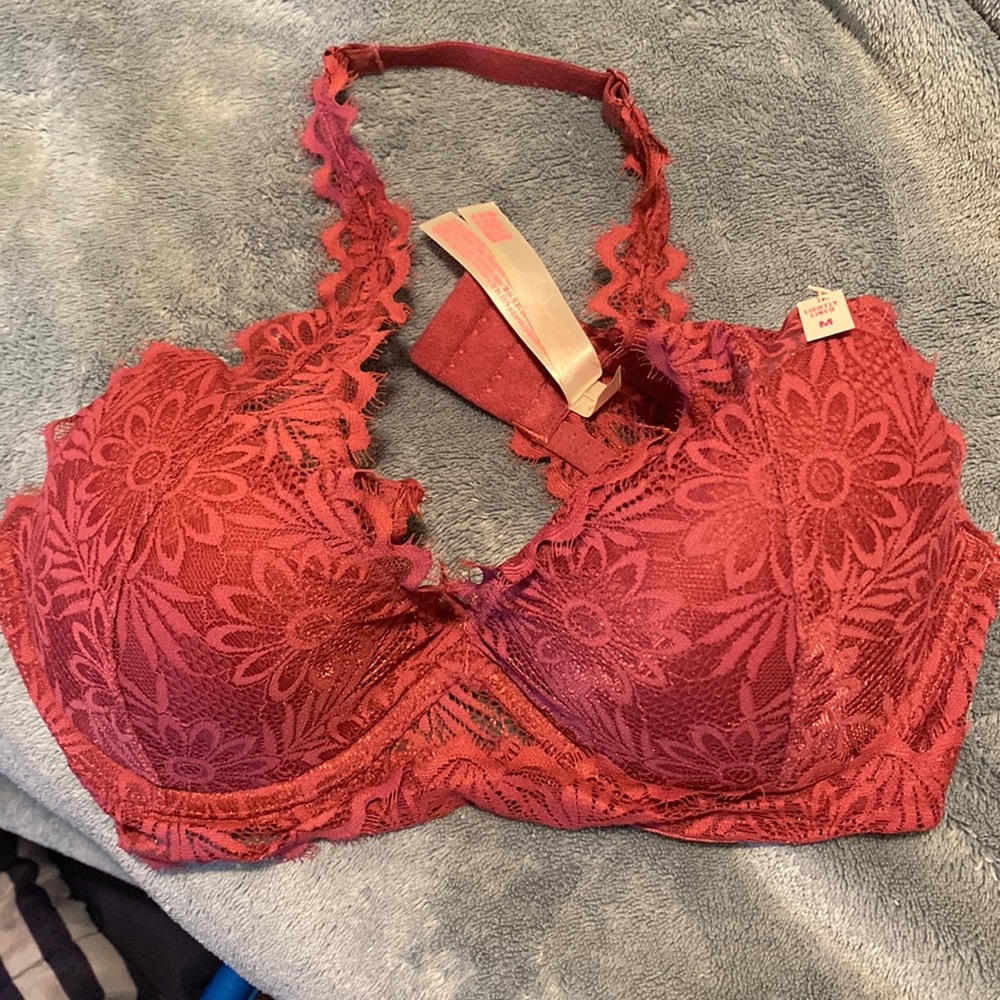 New Victoria secret bralette lightly lined size M